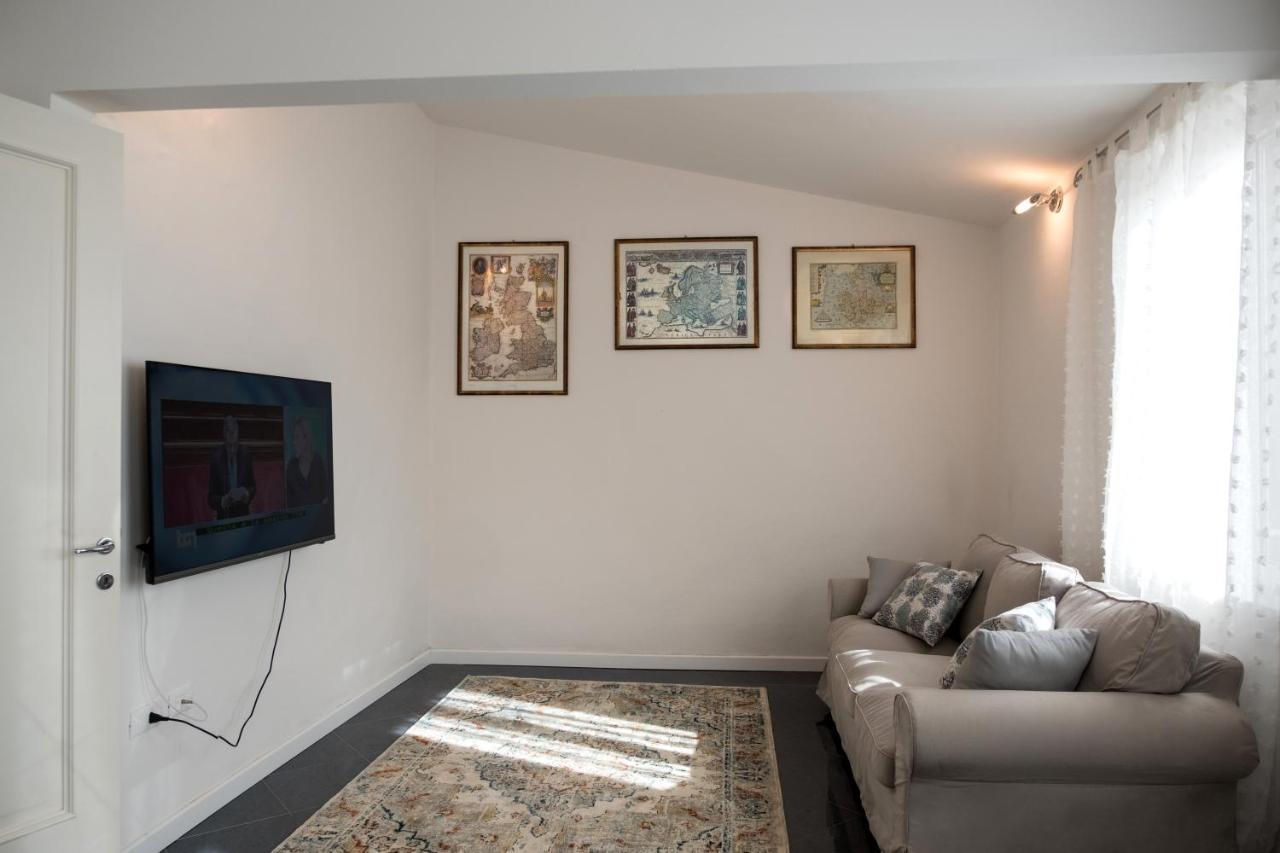 Artemisia Apartment *